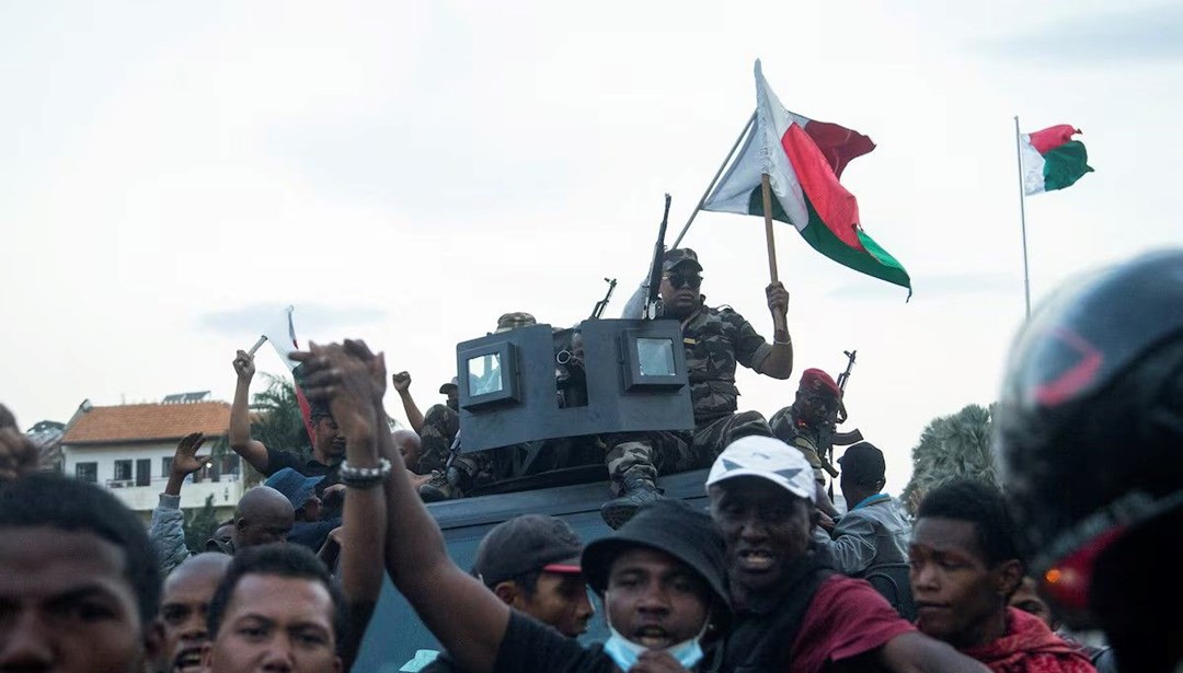 Madagaskar’da ordu bölündü: Cumhurbaşkanına karşı darbe girişimi iddiası