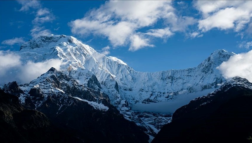 Nepal’de dağcıların kampına çığ düştü