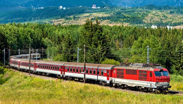 Slovakya’da tren kazası: 66 yaralı