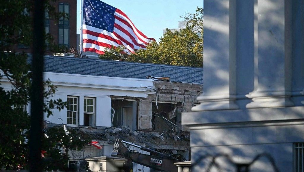 Trump’ın 250 milyon dolarlık hayali: Beyaz Saray’da yıkım başladı