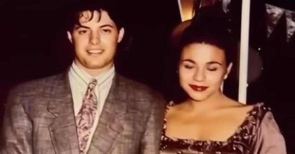 Çocukluk aşkıyla 30 yıl sonra yeniden birlikte