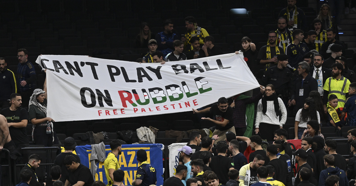 “Enkazların üzerinde top oynayamazsın!”