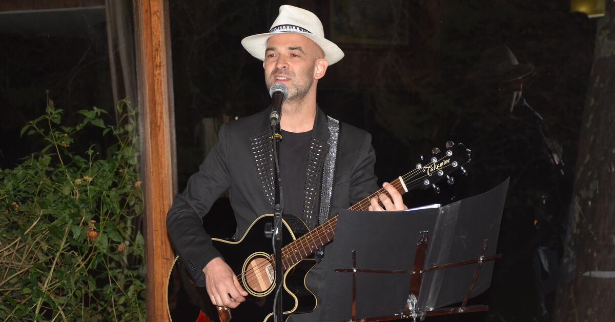 Hem sesi hem de aranjmanı ile yer aldı