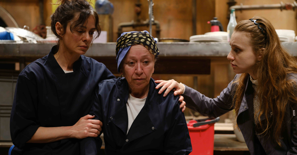 Işıl Kasapoğlu’nun rejisiyle Bulaşıkçılar ENKA Oditoryumu’nda