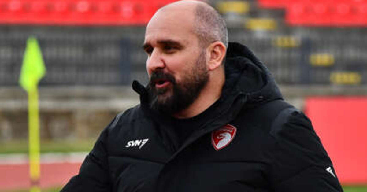 Maçta kalp krizi geçiren teknik direktör kurtarılamadı