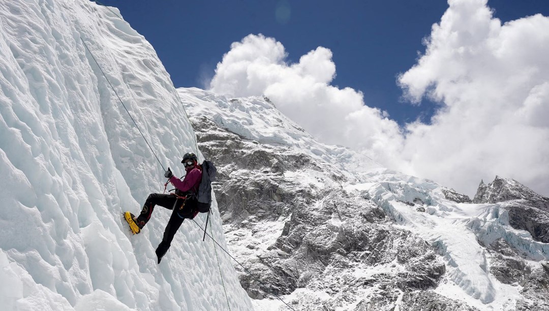 Nepal’de dağcıların üzerine çığ düştü: 3 ölü, 8 kayıp