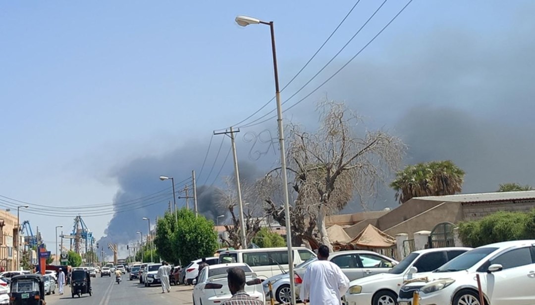 Sudan’da taziye çadırına bombalı saldırı: Onlarca ölü var