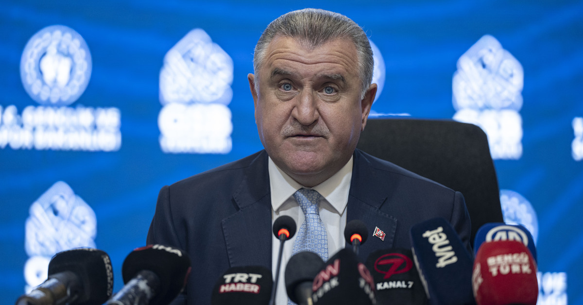 “Türk sporunda bir spor tesisi devrimi yaşanmaktadır”